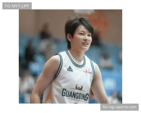 杨力维场上像猛兽，朋友圈像土豪日常，普通人真的代入不了