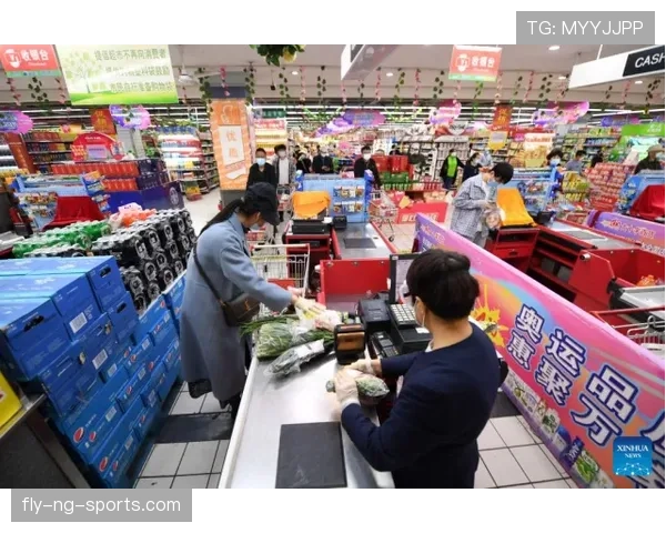 迪巴拉半夜去便利店买夜宵，结账声比我一个月房租还扎心